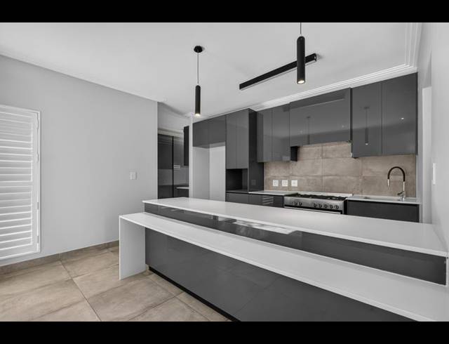4 BEDROOM TOWNHOUSE FOR SALE IN BRYANSTON